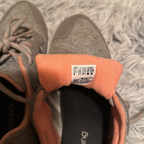 Adidas running shoes - Picture 6 of 7